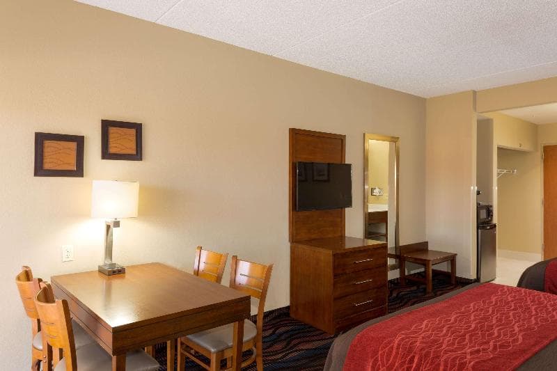 Baymont by Wyndham Bonita Springs Naples North 3