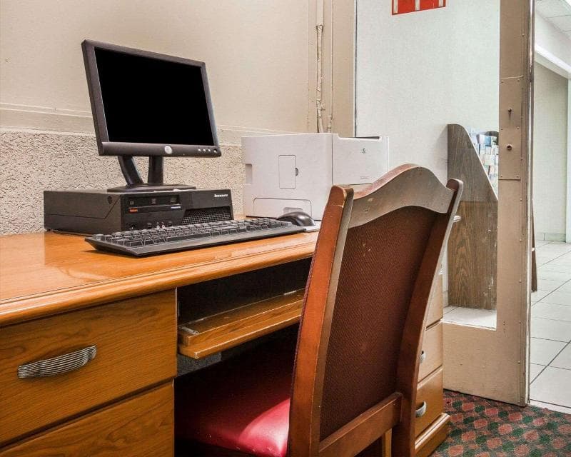 Econo Lodge photo 1