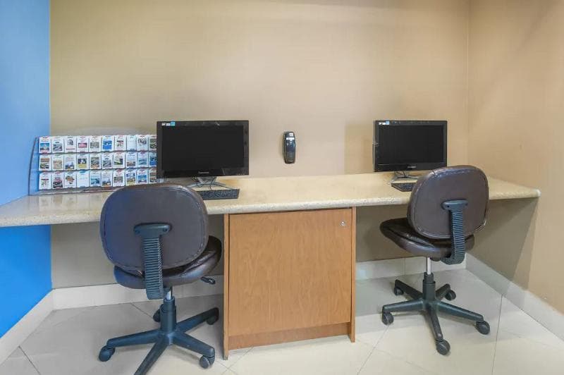 Rodeway Inn & Suites Fort Lauderdale Airport & Cruise Port 1