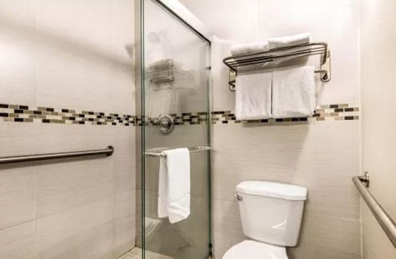 Rodeway Inn & Suites Fort Lauderdale Airport & Cruise Port 5