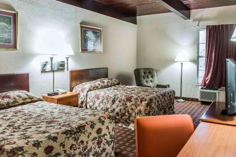 Econo Lodge Tallahassee photo 1
