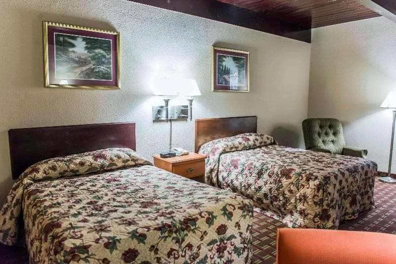 Econo Lodge Tallahassee 2