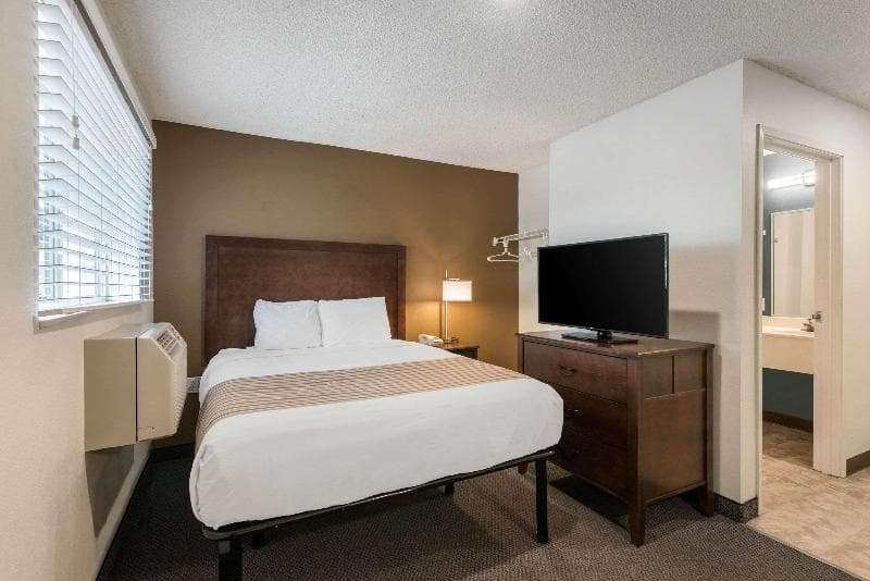 Suburban Extended Stay Hotel Lakeland North 3