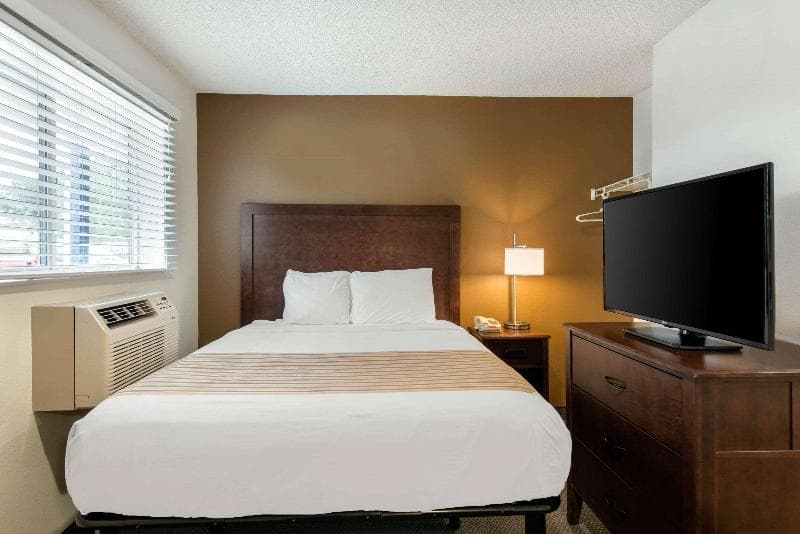 Suburban Extended Stay Hotel Lakeland North 5
