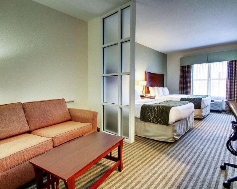 Comfort Suites 4