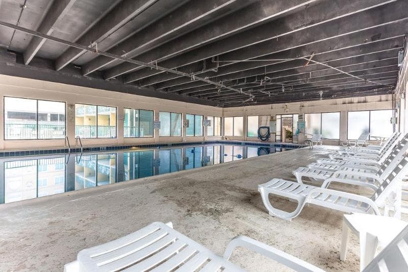 Ocean Crest Inn and Suites 5