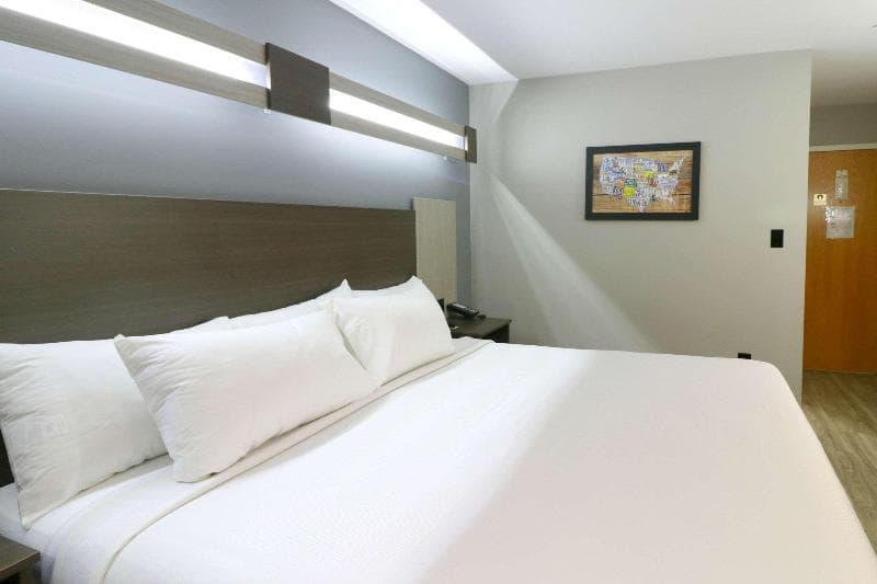 SureStay Plus Hotel by Best Western Sevierville 4