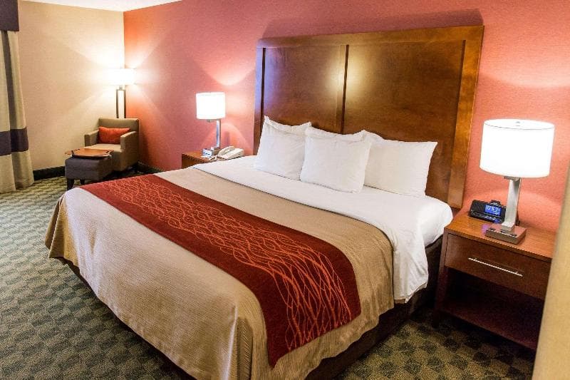 Comfort Inn & Suites 2