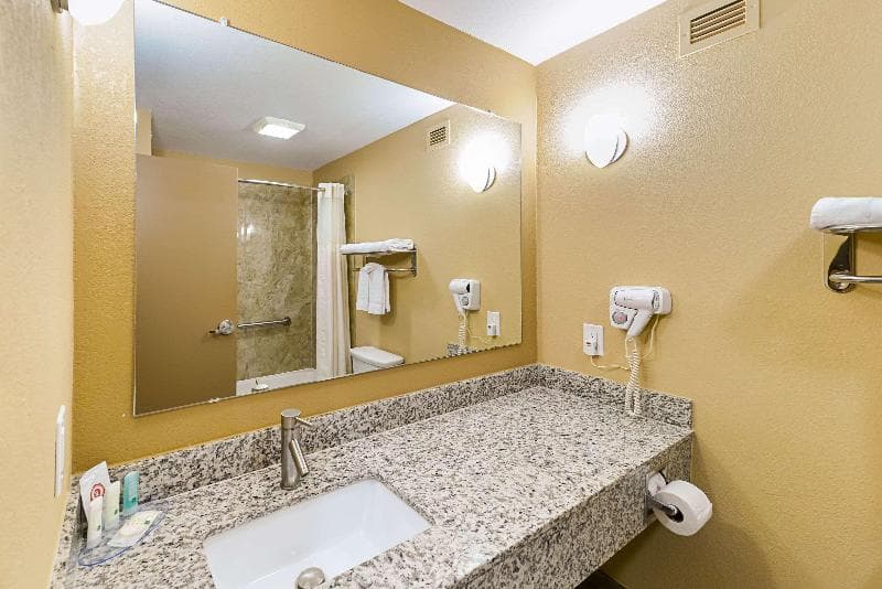 Quality Inn & Suites 5