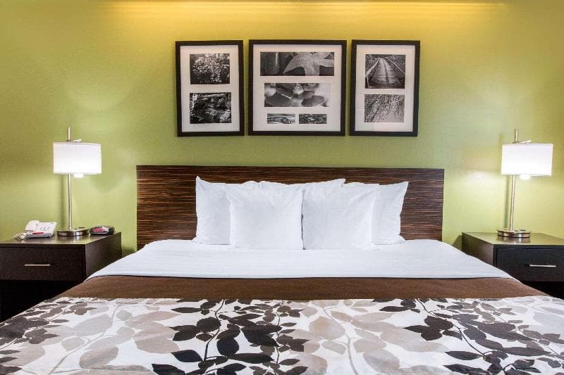 Sleep Inn & Suites 3