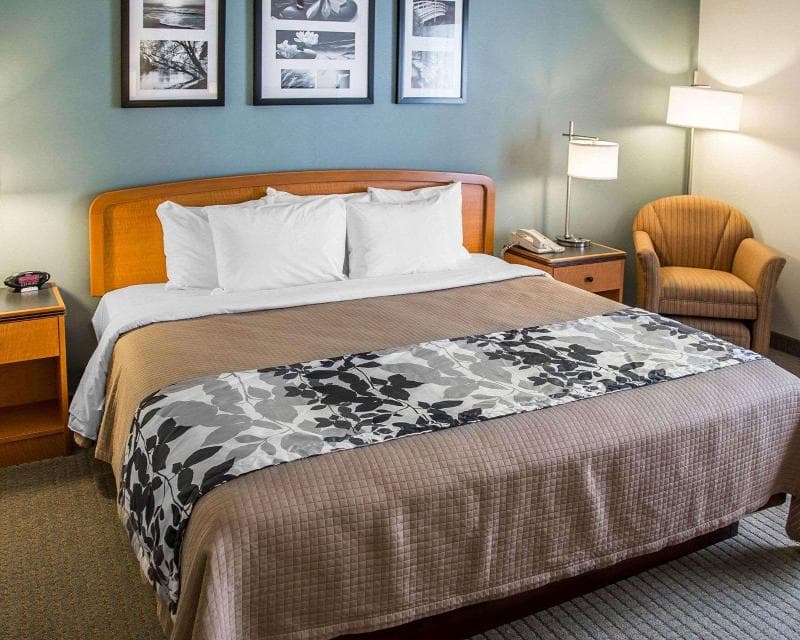 Sleep Inn & Suites Davenport - Quad Cities 4