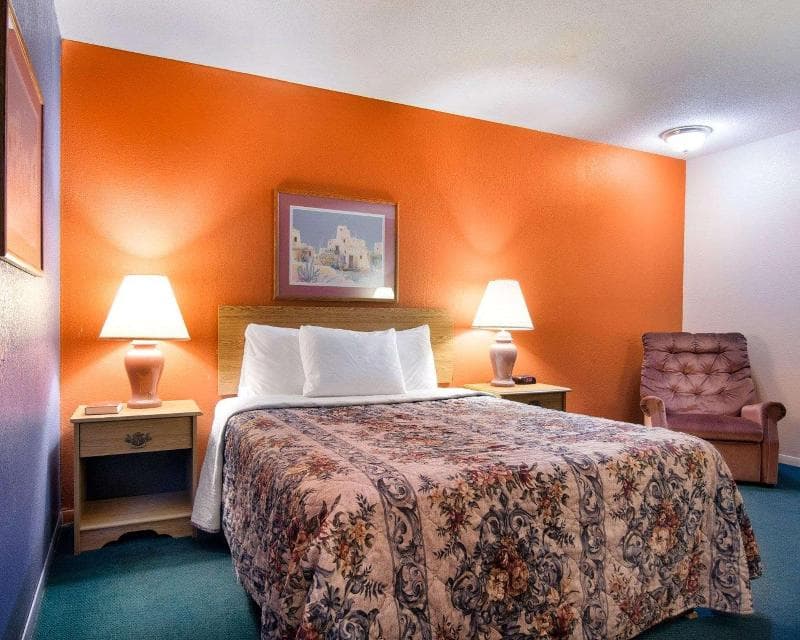 Knights Inn & Suites Emporia photo 1