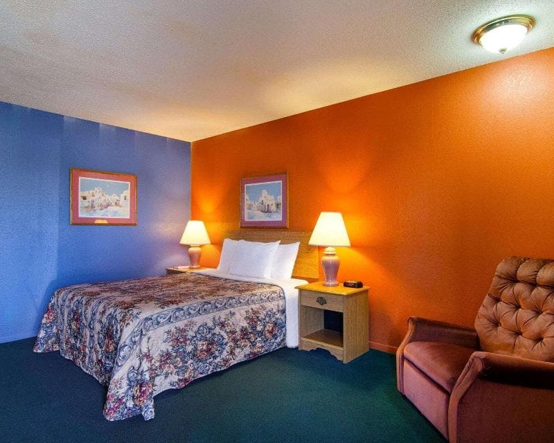 Knights Inn & Suites Emporia 4