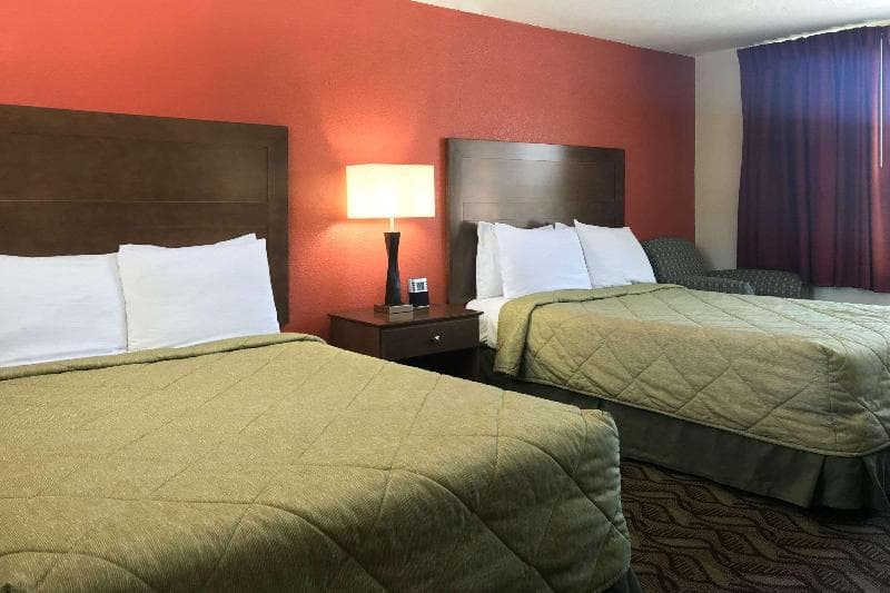 Super 8 by Wyndham Greensburg 1