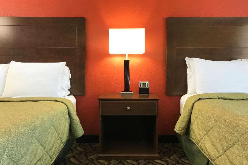 Super 8 by Wyndham Greensburg 3
