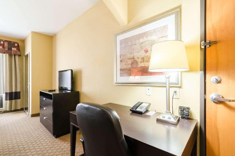 Comfort Suites 2