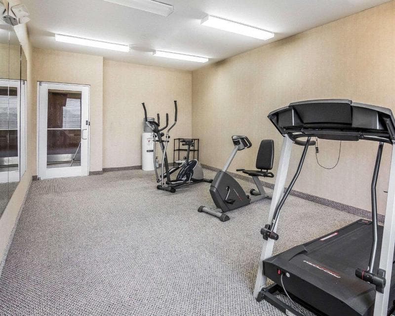 Rodeway Inn & Suites photo 1