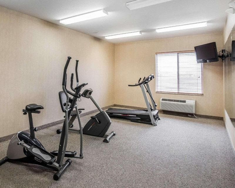 Rodeway Inn & Suites 5