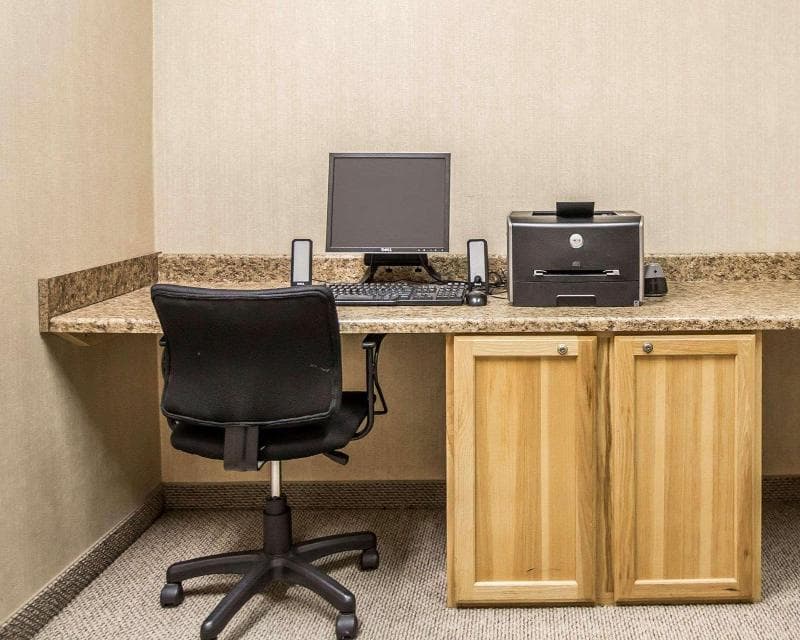 Rodeway Inn & Suites main