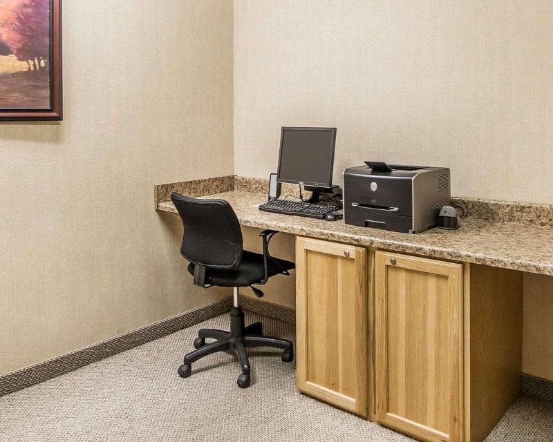 Rodeway Inn & Suites 4
