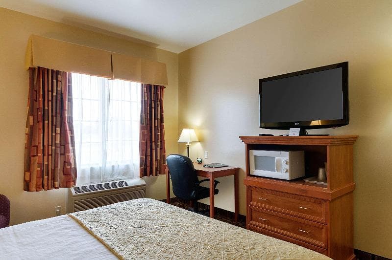 Econo Lodge I-27 2
