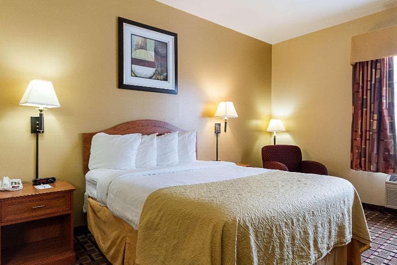 Econo Lodge I-27 3