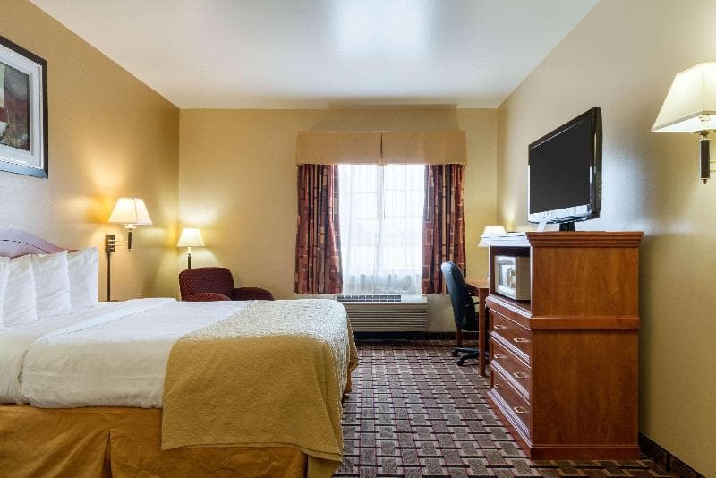 Econo Lodge I-27 4