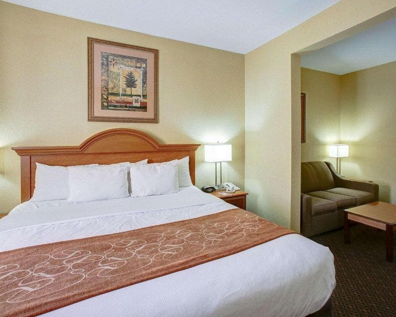 Comfort Suites Brenham 3