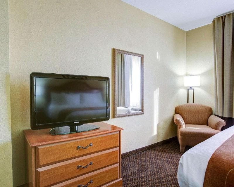 Comfort Suites Brenham 4