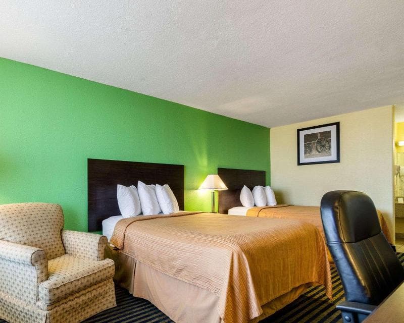 Quality Inn 4