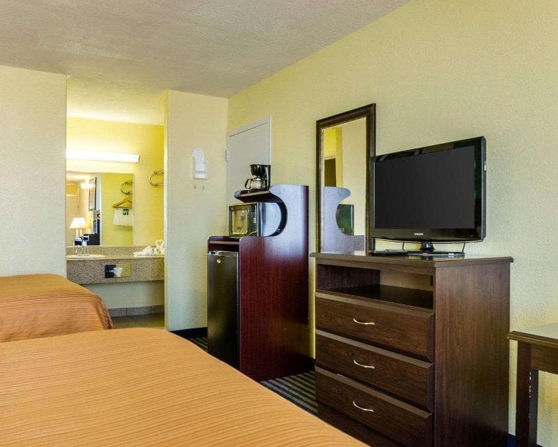 Quality Inn 5