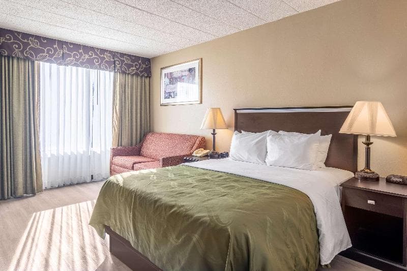 Quality Inn & Suites 4