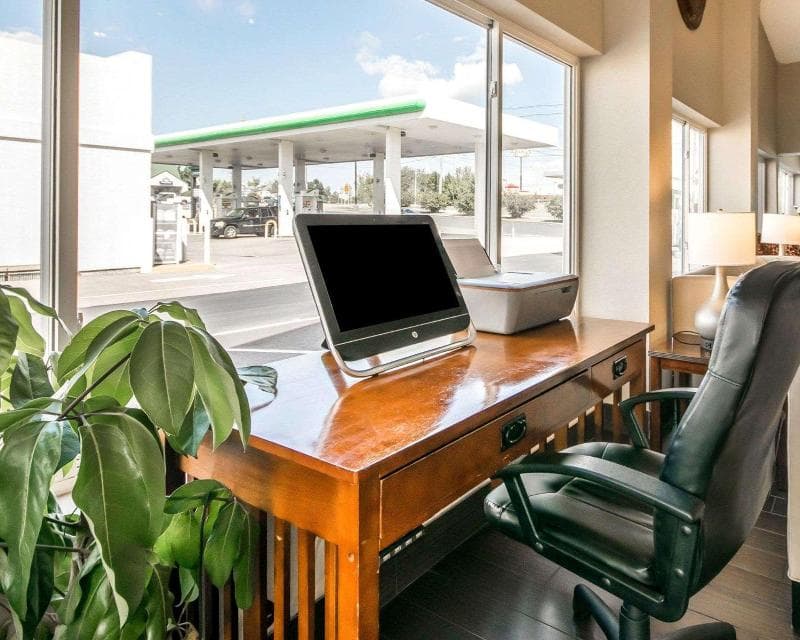 Quality Inn & Suites photo 1