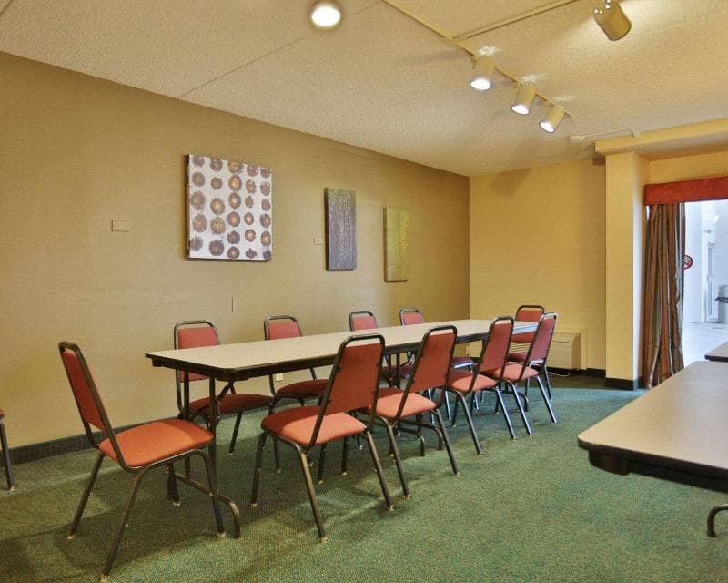 Quality Inn & Suites 4