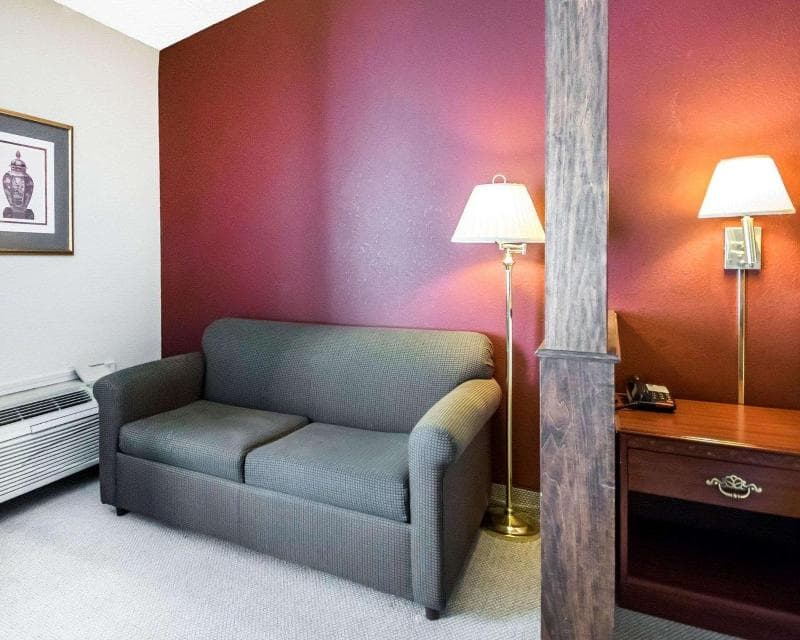 Quality Inn & Suites 3