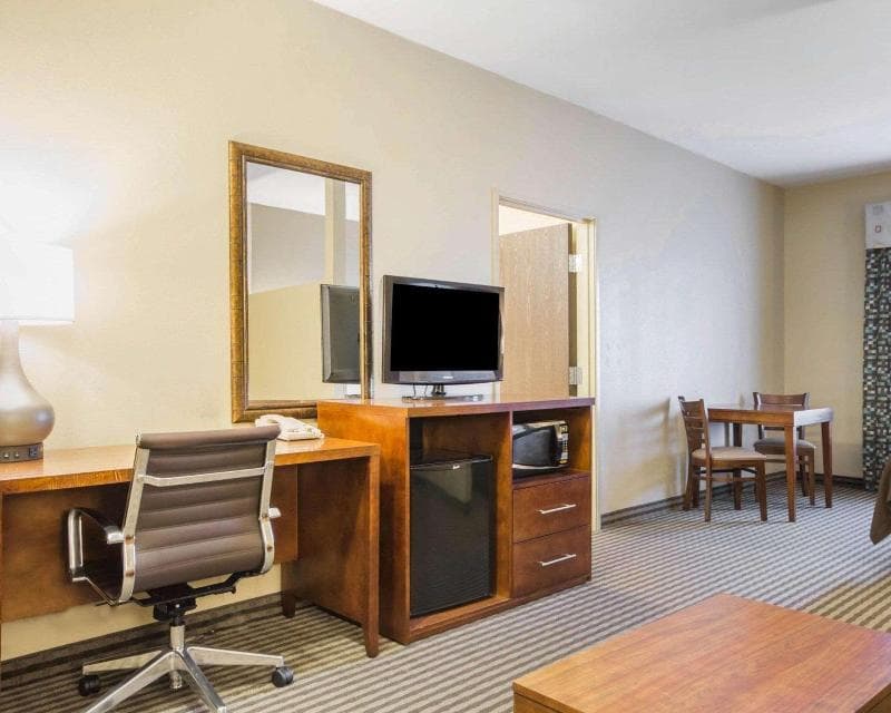Comfort Inn - Plover 2