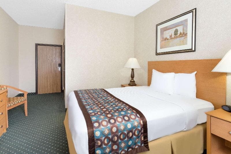 Baymont by Wyndham Waterloo 5