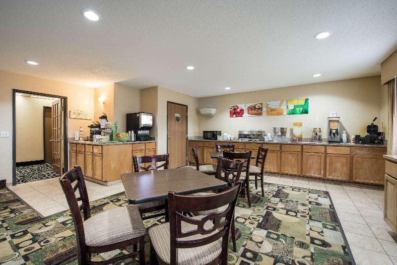 Quality Inn & Suites 2
