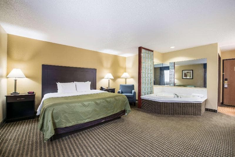 Quality Inn & Suites 3