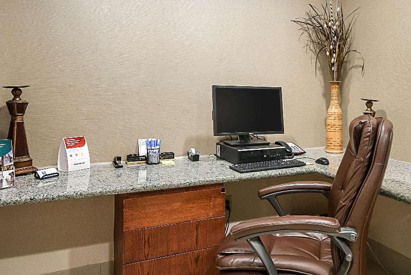 Quality Inn 4