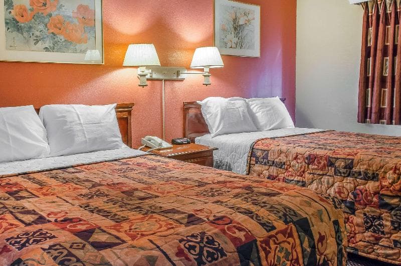 Rodeway Inn main