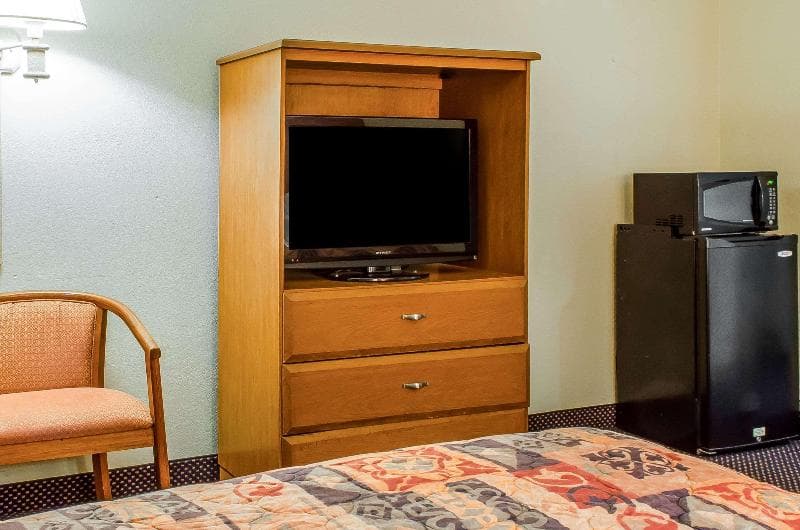 Rodeway Inn photo 1