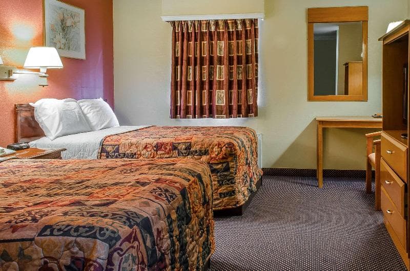Rodeway Inn 3