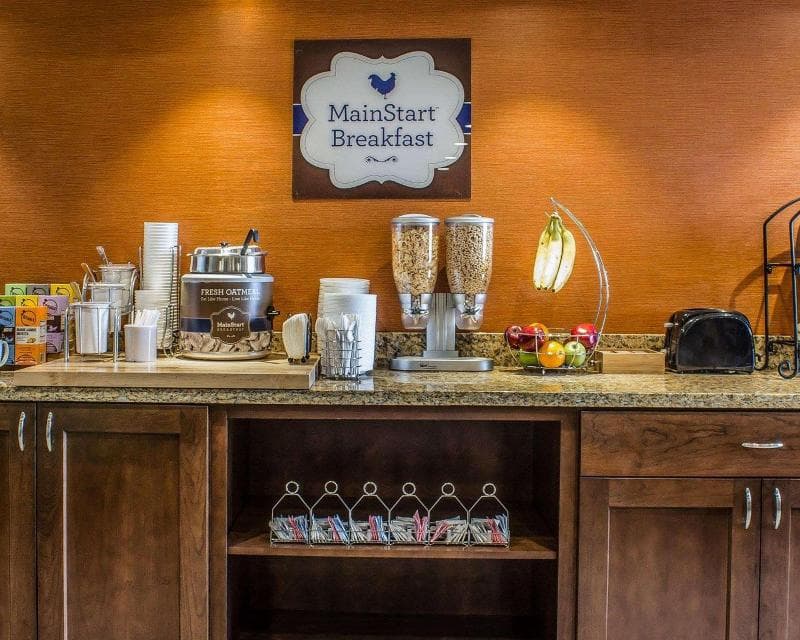 MainStay Suites Coralville - Iowa City 3