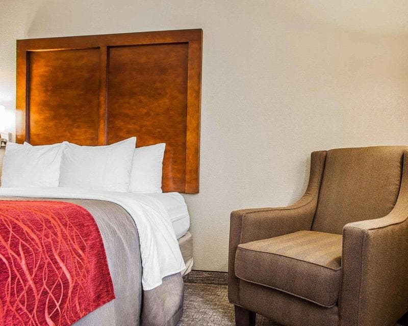 Comfort Inn 3