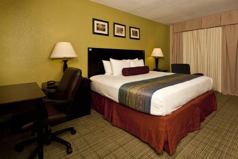 Grand Texan Hotel & Convention Center 3