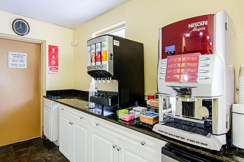Econo Lodge Lynchburg 5