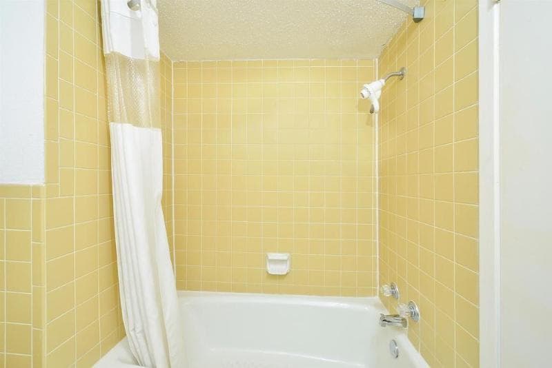 Americas Best Value Inn Brenham 3