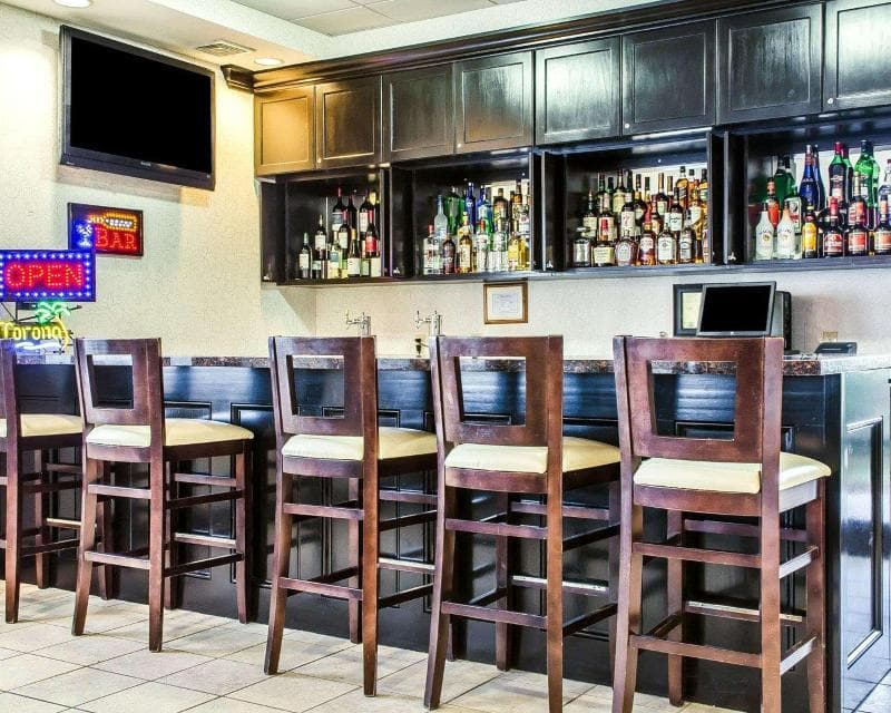 Comfort Suites photo 1