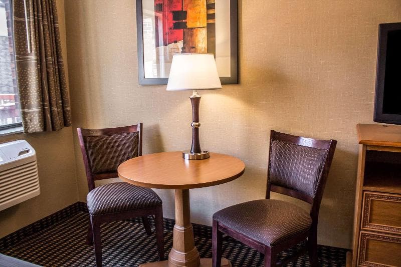 Comfort Inn East 5